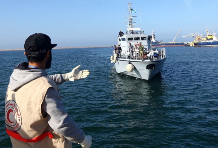 إيطاليا وإسبانيا ترفضان استقبال سفينة إنقاذ