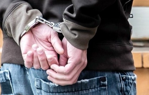 توقيف شخص اعتدى على احدى رقباء