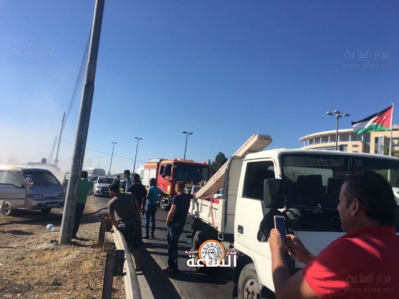 حريق باص على دوار المدينة الطبية