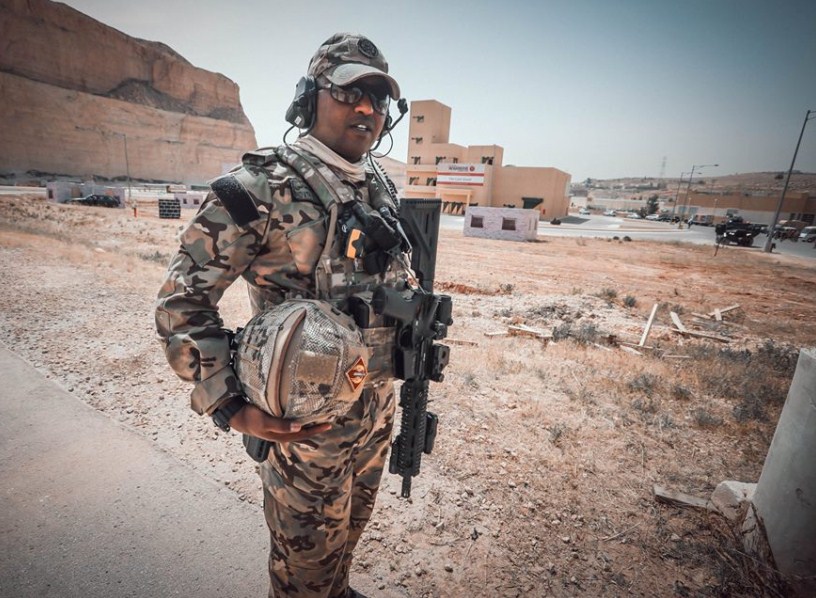 الفريحات يوجه بابقاء عائلة الشهيد معاذ