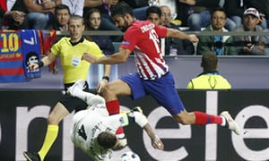 جماهير ليفربول تحتفي بكوستا بعد واقعة