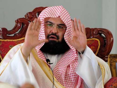 السديس يحذر من نشر الأخبار الكاذبة