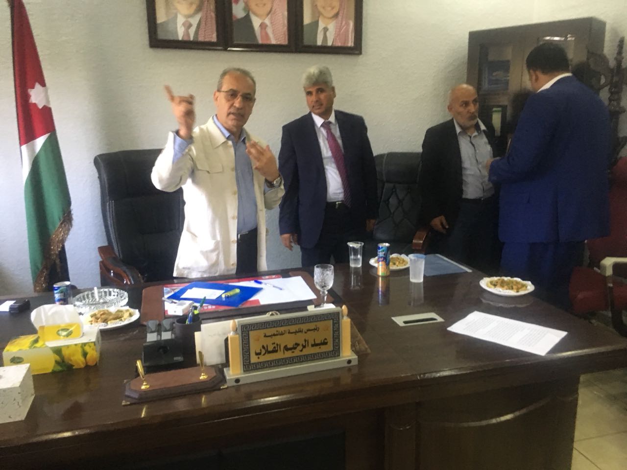 وزير البلديات في جولة على بلديات