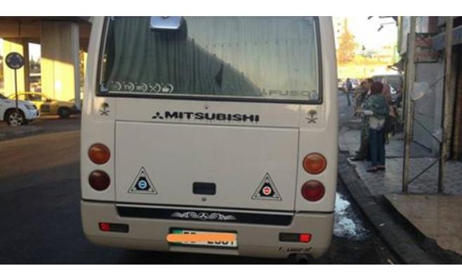 والد يترك رضيعته في باص نقل