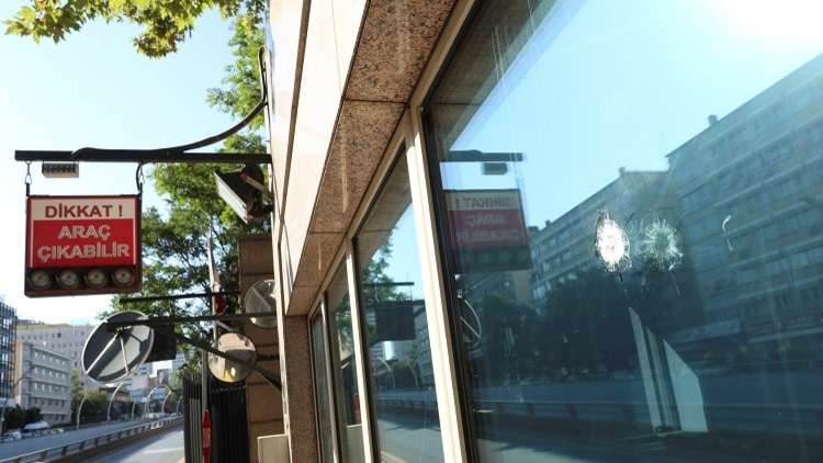 السفارة الأمريكية بأنقرة تعلّق بعد تعرضها