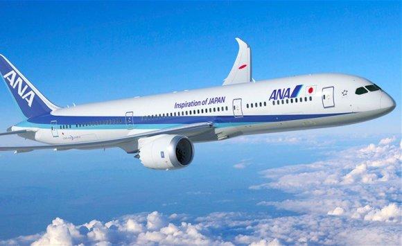 أميركي يتبول على ياباني في الطائرة