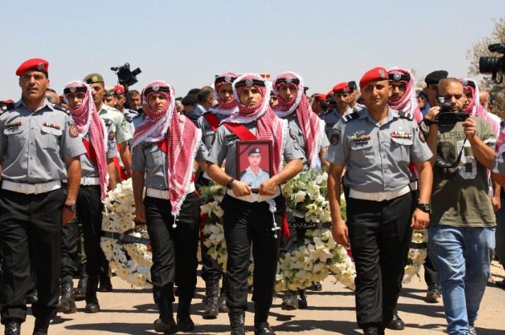 مندوبا عن الملك.. مدير الدرك يشارك