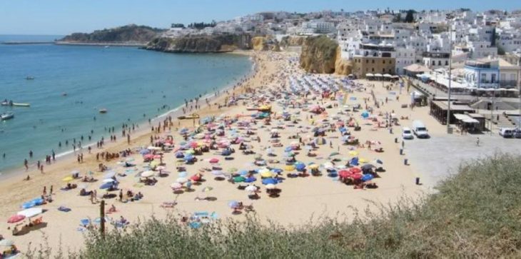 ما حقيقة منع “الكلاب والسوريين والمحجبات”