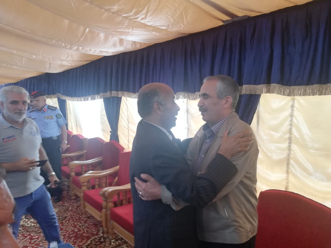 وزير الداخلية يقدم واجب العزاء بشهيد