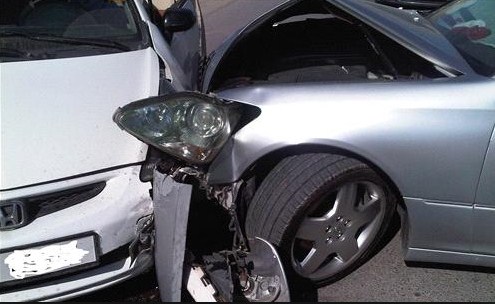 16 اصابة في حادثي سير باربد