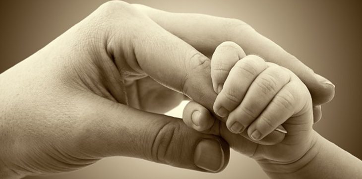 مصرية تتجرد من مشاعر الأمومة وتشنق