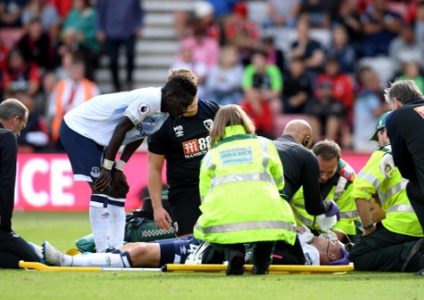 كسر في الجمجمة يبعد مدافع إيفرتون