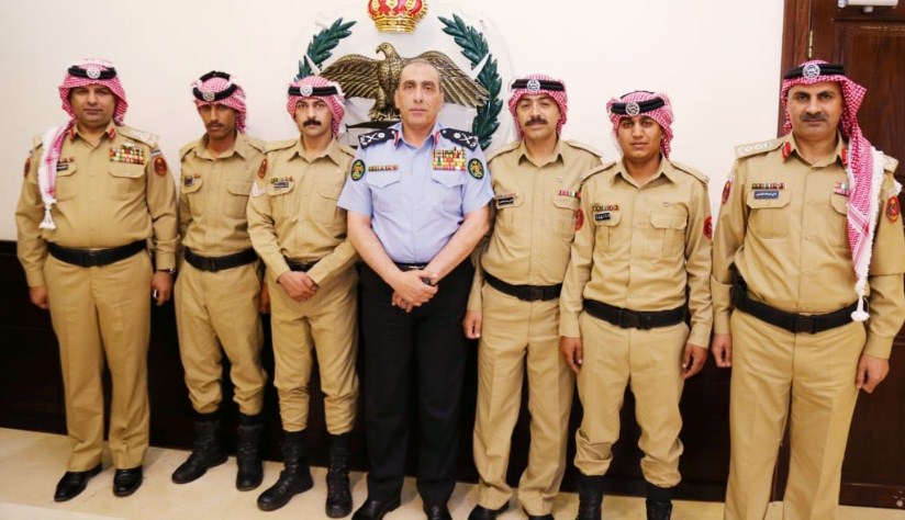 الحمود يكرم اربعة من مرتبات «البادية