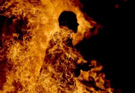 سوري يشعل النار بنفسه في اربد