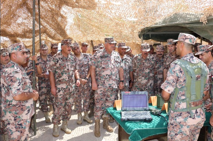 فريحات يزور المنطقة العسكرية الشمالية (صور)