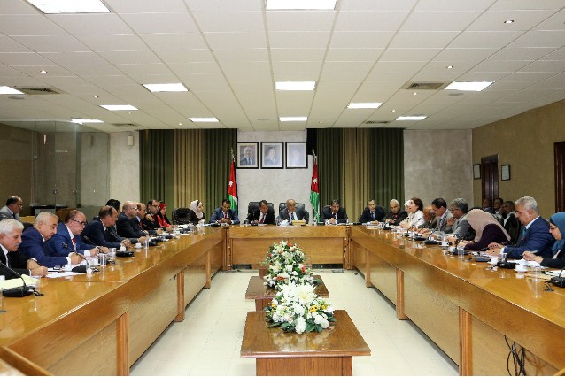 التربية تناقش استعداداتها للعام الدراسي