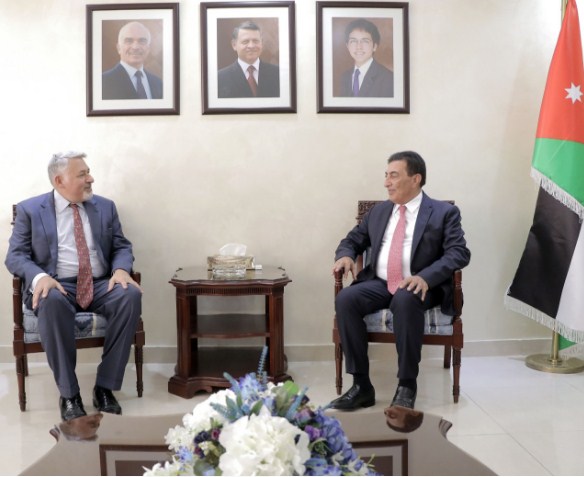 الطراونة خلال لقائه القائم بأعمال السفارة