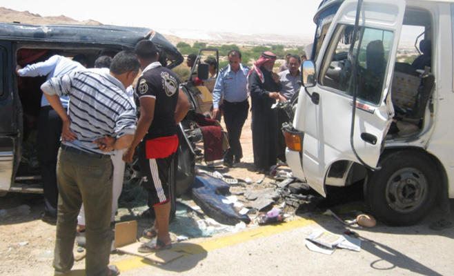 17 إصابة بتصادم حافلتين في الكرك