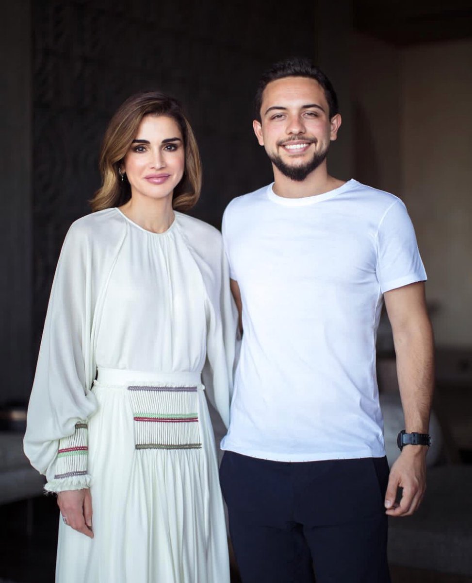 ولي العهد يهنئ الملكة رانيا