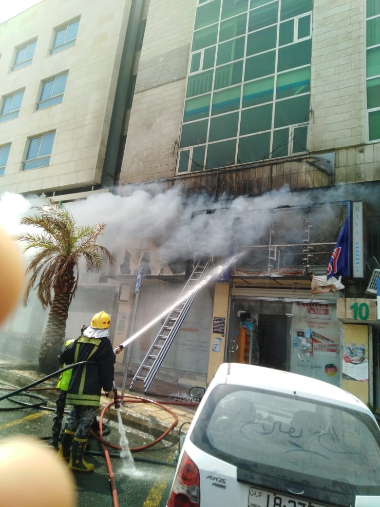 إخماد حريق صيدلية في العقبة