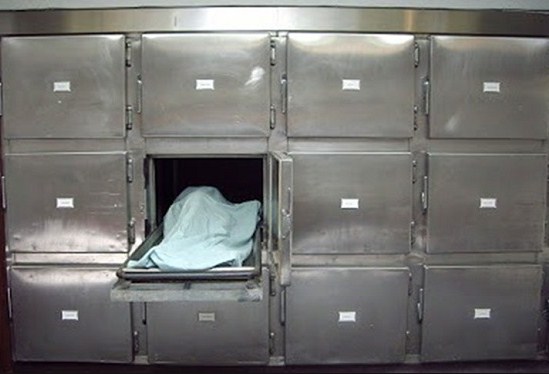 العثور على سبعيني متفحما بمنزله في