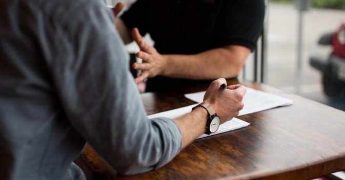 «هيئة الإعلام» تحذر من المقابلات الوهمية