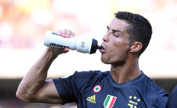 صحيفة: صديق رونالدو يلحق به إلى