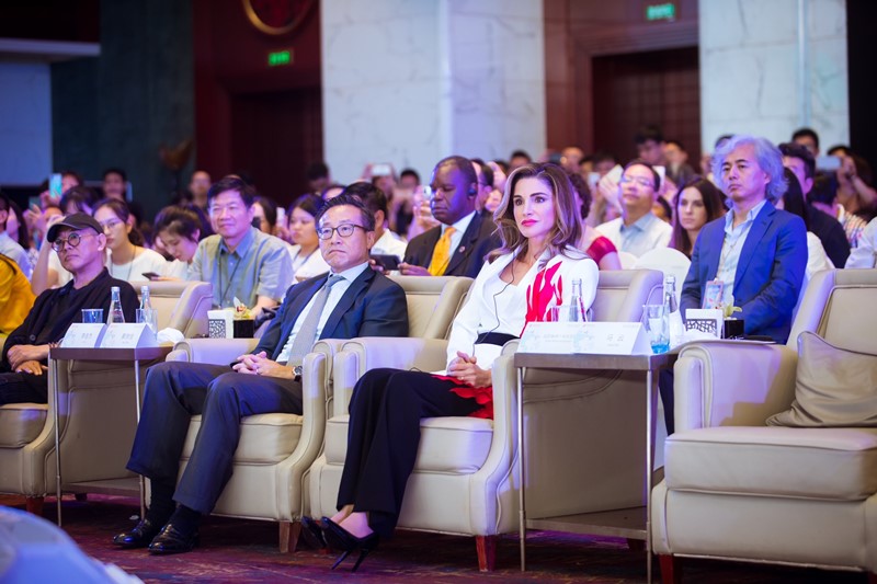 الملكة رانيا : هذه الأزمة لا