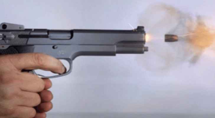 فلسطيني يقتل زوجته وابن عمه في