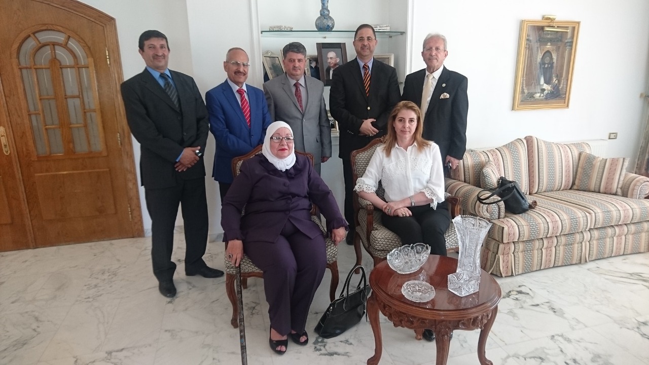 أعضاء جمعية عون الثقافية يلتقون الدكتور