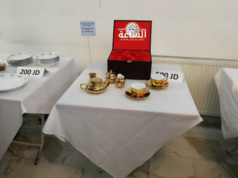 طقم شاي من الذهب بـ 500