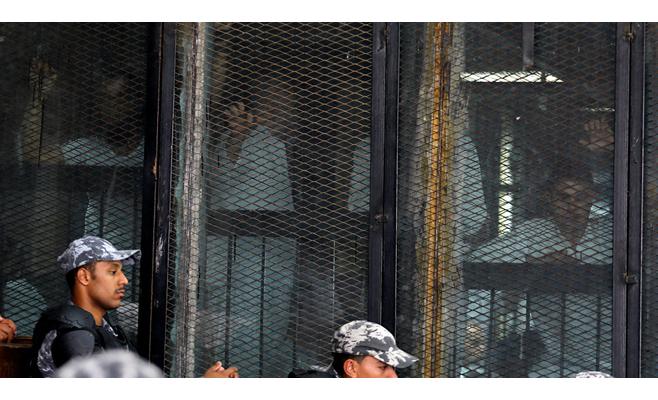 محكمة مصرية تقضي بإعدام 75 متهما