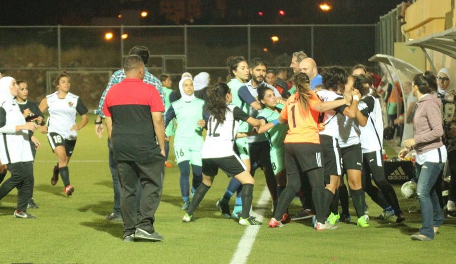ضرب وشغب في الدوري «النسوي» (صور)