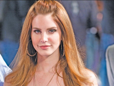 100 فنان عالمي يقاطعون مهرجان «الأغنية