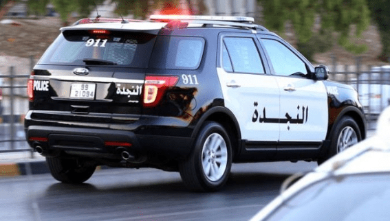 سيدة ثلاثينية تهدد بالانتحار في حي