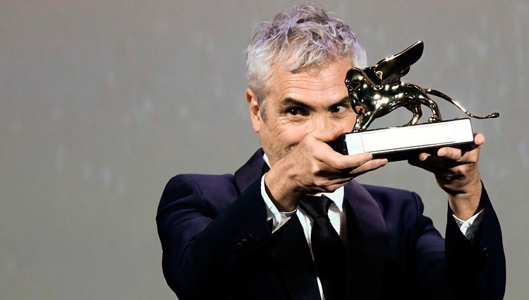 جائزة الاسد الذهبي إلى فيلم (روما)