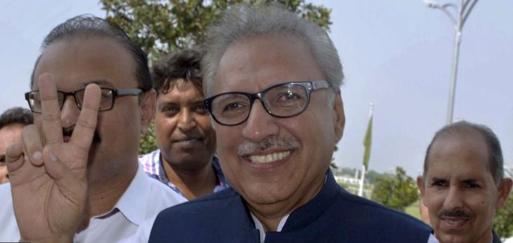 علوي يؤدي اليمين الدستورية رئيسا لباكستان