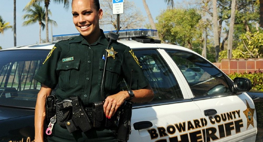 أمريكية تقتل جارها بعدما دخلت منزله