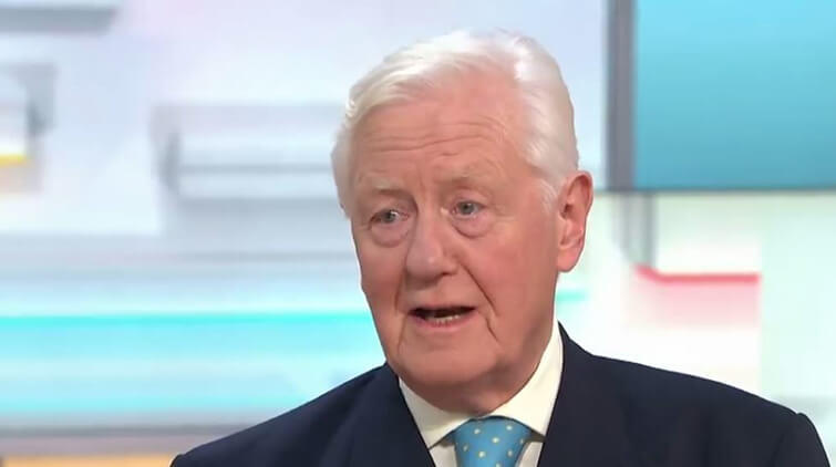 مليونير عجوز يبحث عن زوجة (فيديو)