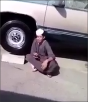 شاهدوا: شاب سعودي يوقف سيارته على