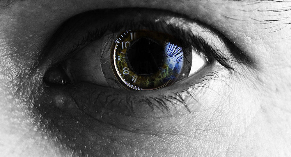 اختراع أول عين صناعية.. . شاهد