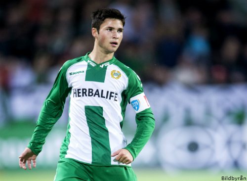 محترفو المنتخب الوطني يلتحقون بانديتهم العربية