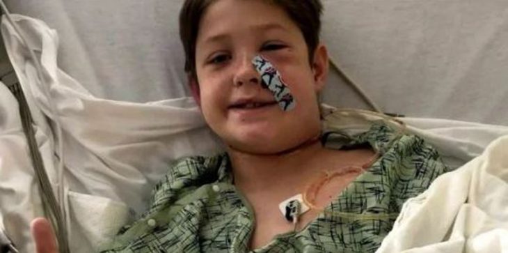 طفل ينجو من الموت بعد اختراق