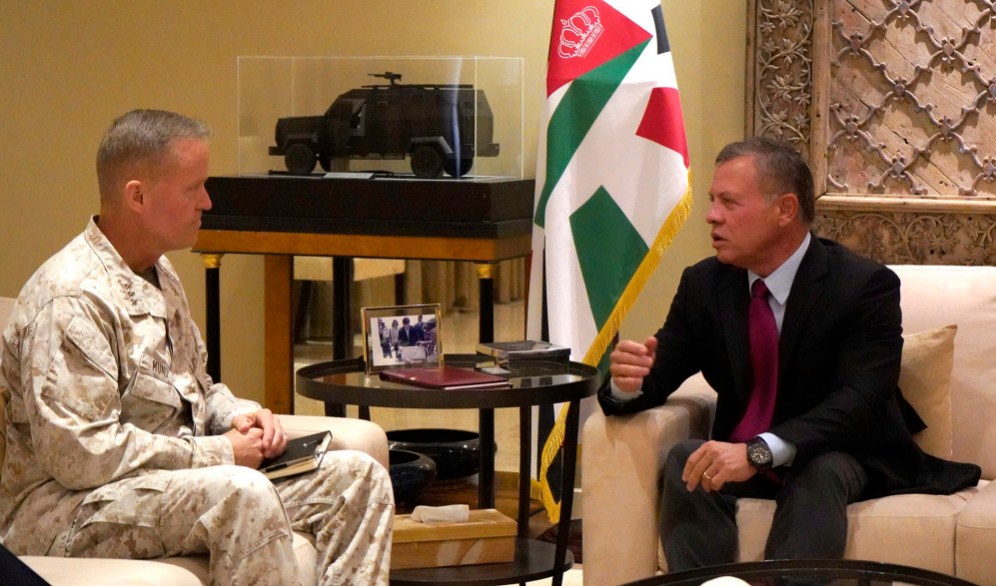 الملك يستقبل قائد قوات المشاة البحرية