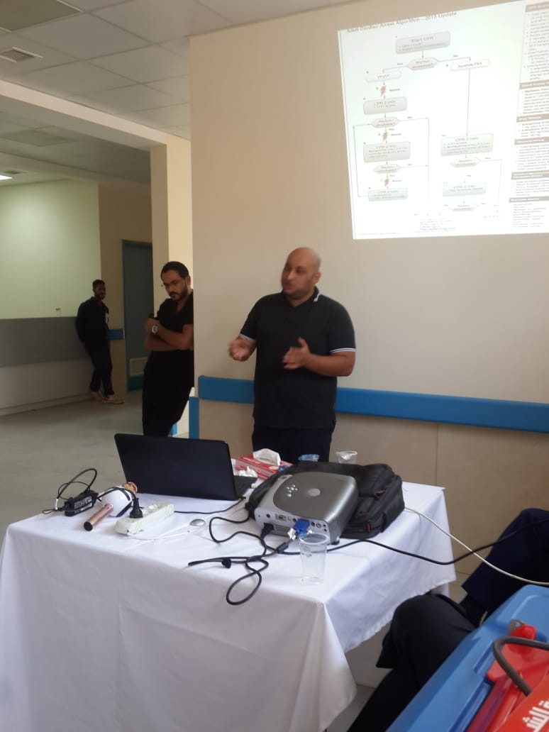 ورشه تدريبيه عن الانعاش القلبي (صور)