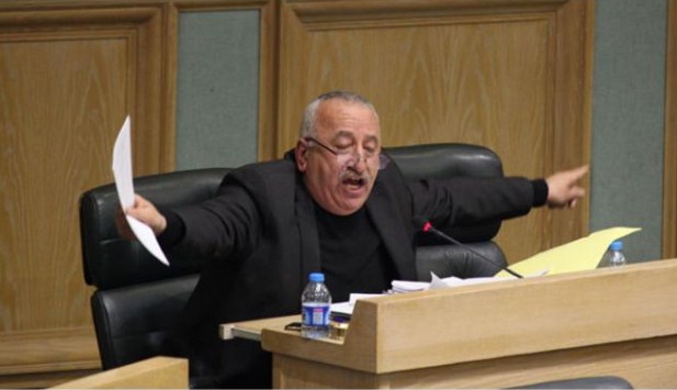 النائب رمضان يستنكر استهداف الحكومة للنشطاء