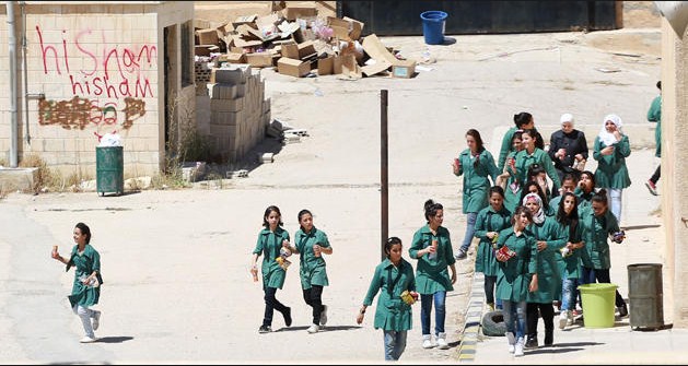 شكوى من قرار اعادة طالبات من