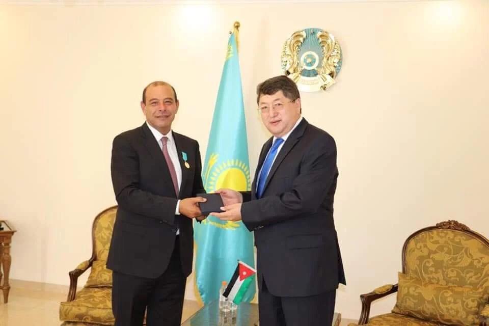 وسام كازاخي لـ الفايز