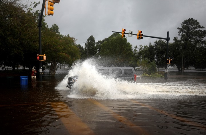 إعصار فلورنس يضرب الولايات المتحدة (فيديو)