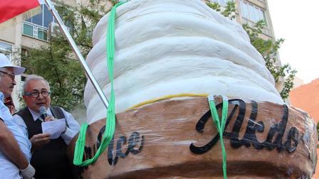 أكبر كرة «بوظة» في العالم وزنها